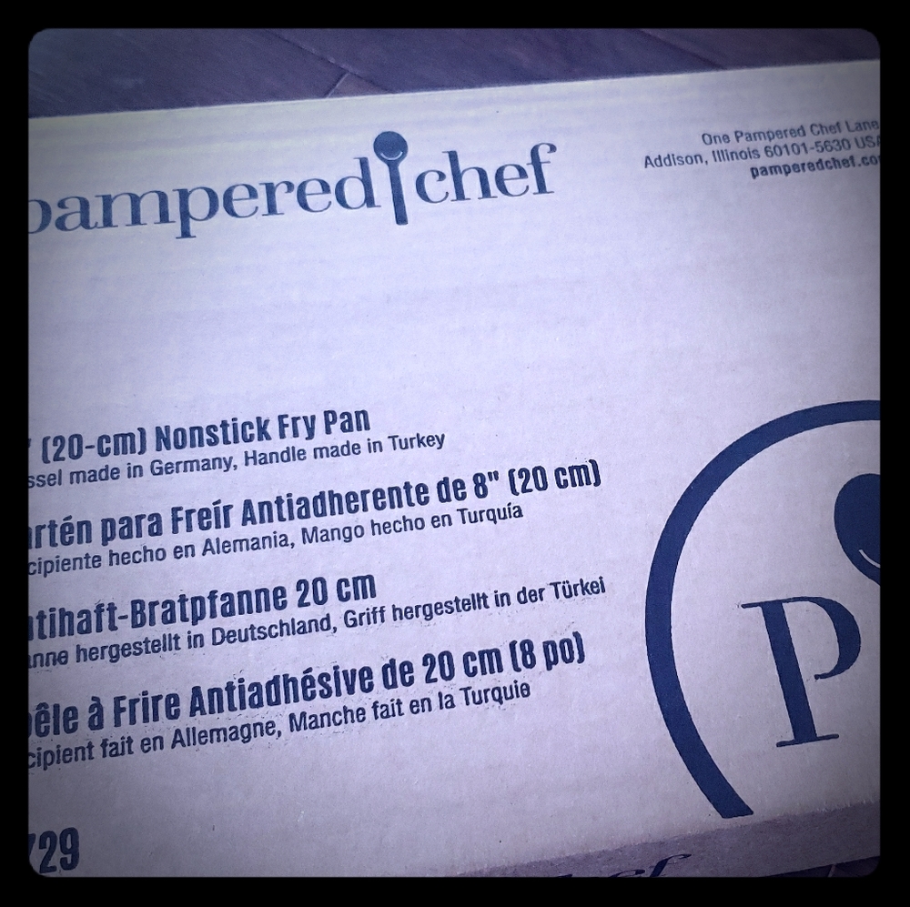 Pampered chef nonstick 8" pan